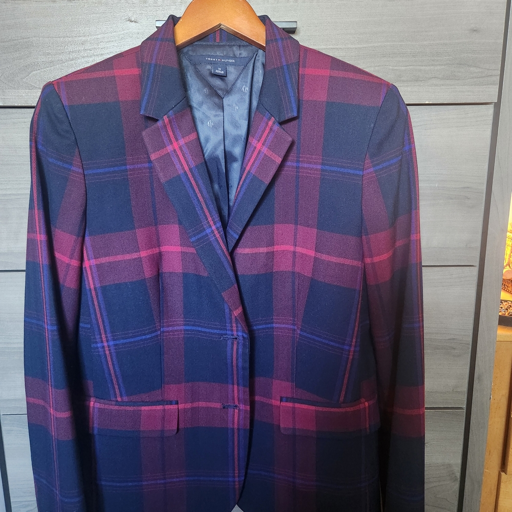 CHIC Tommy Hilfiger Navy and Red Striped Blazer